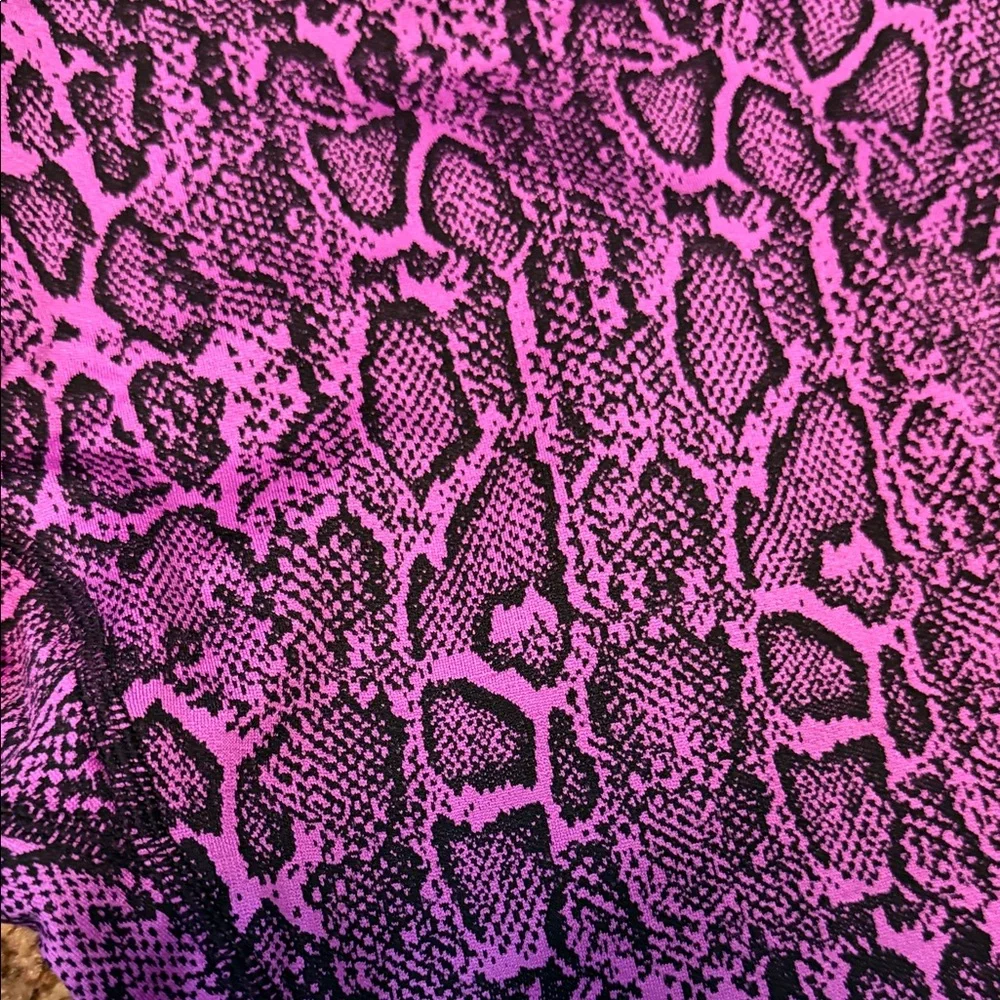 Buffbunny NWT size small Purple Snake Print Leggings - Picture 4 of 4